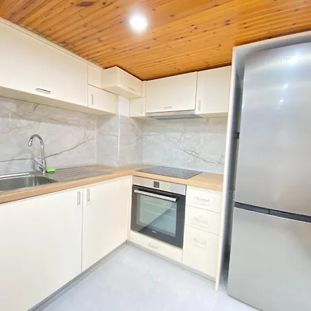 Aalyamar Apartment *